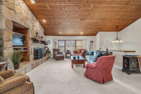 Family Friendly Home with Hot Tub and Shuttle Access